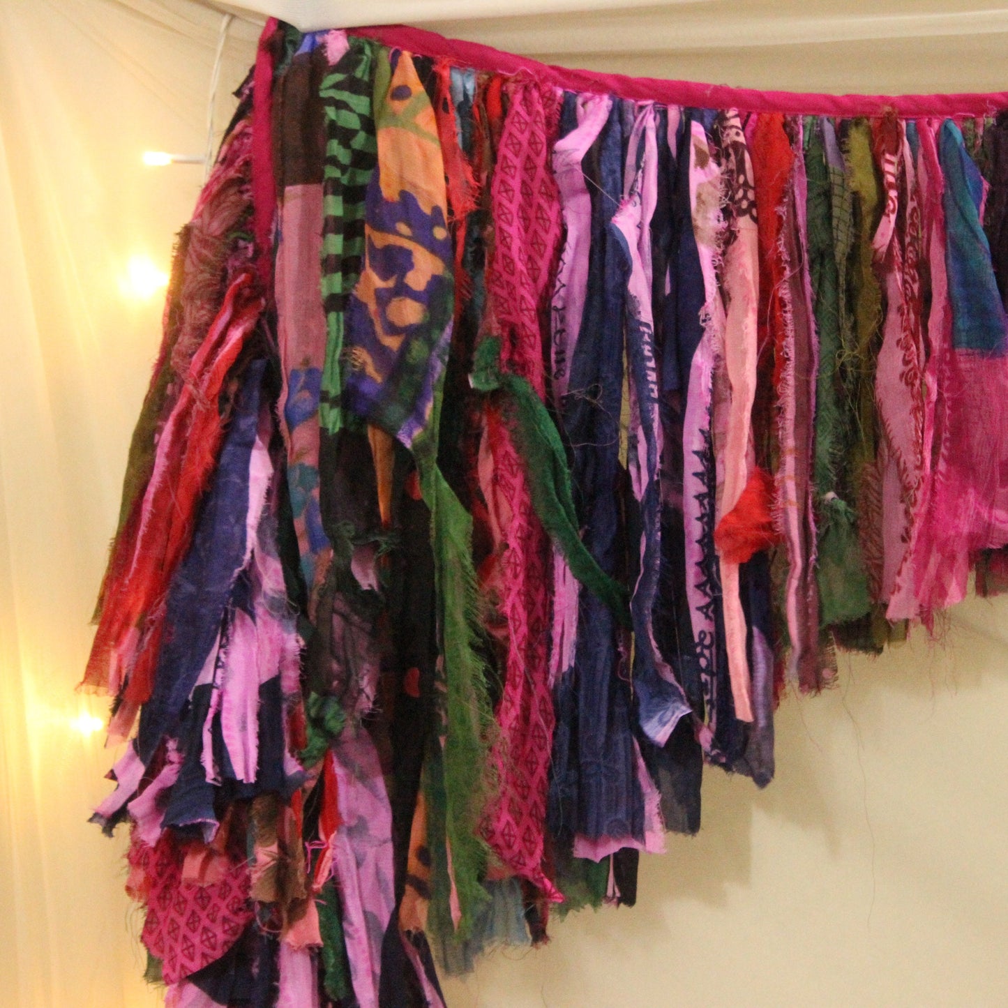 Boho Pink Gypsy Valance Backdrop Banner Indian Saree Rag Banner Dorm Rag Window Valance Door Rag Wall Hanging Garland Rag Hippie Curtain